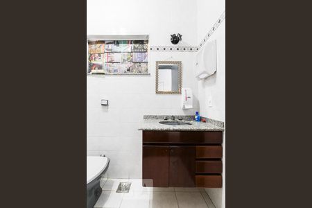 Casa à venda com 490m², 4 quartos e 3 vagasBanheiro 