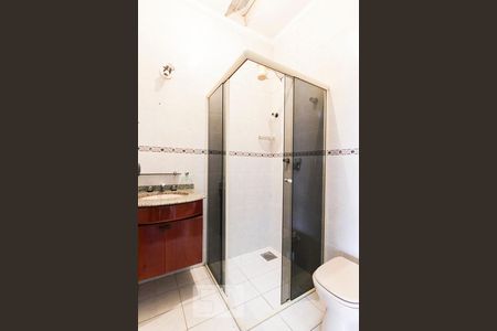 Casa à venda com 490m², 4 quartos e 3 vagasBanheiro do Quarto 3