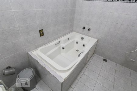 Casa à venda com 490m², 4 quartos e 3 vagasBanheiro do Quarto 4