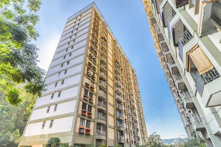 Apartamento à venda com 100m², 3 quartos e 1 vaga Apartamento à venda com 100m², 3 quartos e 1 vagaFachada