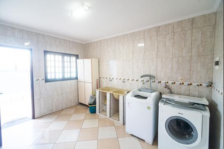 Casa à venda com 550m², 3 quartos e 8 vagas Casa à venda com 550m², 3 quartos e 8 vagasLavanderia