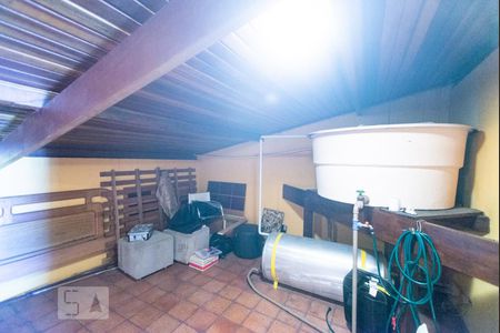 Casa à venda com 550m², 3 quartos e 8 vagas Casa à venda com 550m², 3 quartos e 8 vagasSótão