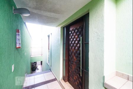 Casa à venda com 550m², 3 quartos e 8 vagas Casa à venda com 550m², 3 quartos e 8 vagasCorredor externo