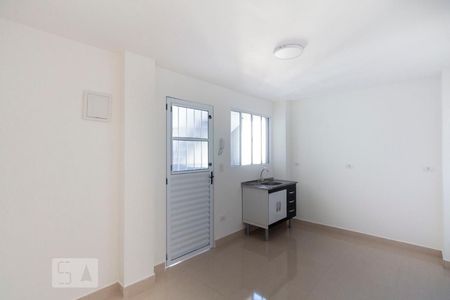 Sala e cozinha de casa para alugar com 1 quarto, 30m² em Vila do Encontro, São Paulo