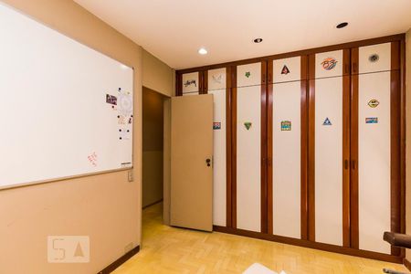 Apartamento à venda com 570m², 4 quartos e 3 vagas Apartamento à venda com 570m², 4 quartos e 3 vagasQuarto 1