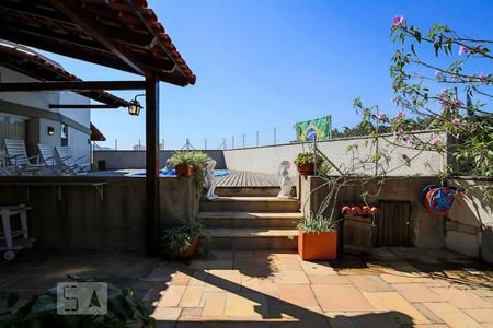 Apartamento à venda com 570m², 4 quartos e 3 vagas Apartamento à venda com 570m², 4 quartos e 3 vagasVaranda - Frente