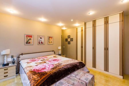 Apartamento à venda com 570m², 4 quartos e 3 vagas Apartamento à venda com 570m², 4 quartos e 3 vagasQuarto 4