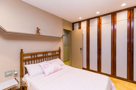 Apartamento à venda com 570m², 4 quartos e 3 vagas Apartamento à venda com 570m², 4 quartos e 3 vagasQuarto 2