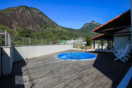 Apartamento à venda com 570m², 4 quartos e 3 vagas Apartamento à venda com 570m², 4 quartos e 3 vagasPiscina
