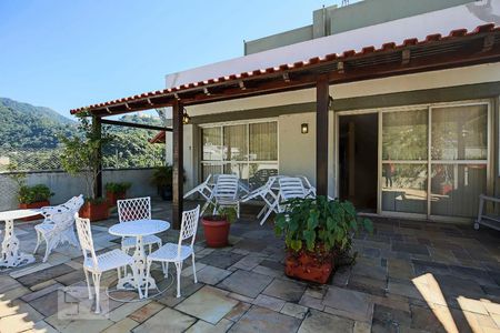 Apartamento à venda com 570m², 4 quartos e 3 vagas Apartamento à venda com 570m², 4 quartos e 3 vagasVaranda - Frente