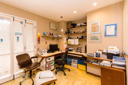 Apartamento à venda com 570m², 4 quartos e 3 vagas Apartamento à venda com 570m², 4 quartos e 3 vagasQuarto 1