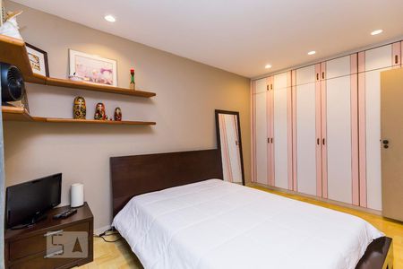 Apartamento à venda com 570m², 4 quartos e 3 vagas Apartamento à venda com 570m², 4 quartos e 3 vagasQuarto 3