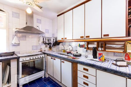 Apartamento à venda com 570m², 4 quartos e 3 vagas Apartamento à venda com 570m², 4 quartos e 3 vagasCozinha