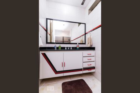 Apartamento à venda com 570m², 4 quartos e 3 vagas Apartamento à venda com 570m², 4 quartos e 3 vagasBanheiro Social