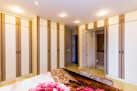 Apartamento à venda com 570m², 4 quartos e 3 vagas Apartamento à venda com 570m², 4 quartos e 3 vagasQuarto 4