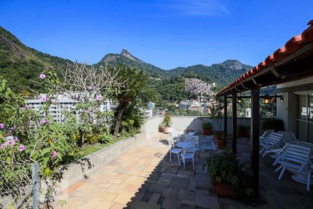 Apartamento à venda com 570m², 4 quartos e 3 vagas Apartamento à venda com 570m², 4 quartos e 3 vagasVaranda - Frente