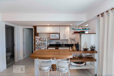 Sala de apartamento à venda com 1 quarto, 54m² em Recreio dos Bandeirantes, Rio de Janeiro