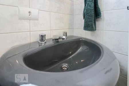 Banheiro de apartamento à venda com 2 quartos, 55m² em Rio Pequeno, São Paulo