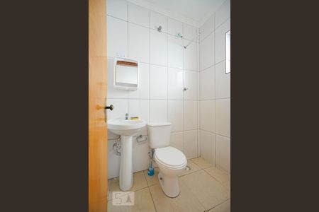 Banheiro suíte 1 de casa de condomínio para alugar com 2 quartos, 80m² em Vila Buenos Aires, São Paulo