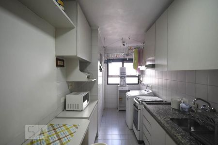 Apartamento à venda com 75m², 3 quartos e 2 vagasCozinha