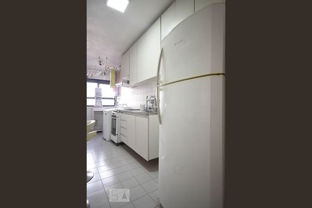 Apartamento à venda com 75m², 3 quartos e 2 vagasCozinha