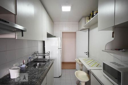 Apartamento à venda com 75m², 3 quartos e 2 vagasCozinha