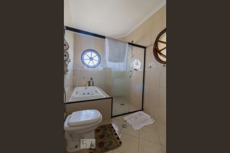 Casa à venda com 610m², 2 quartos e 3 vagasBanheiro da suíte 2