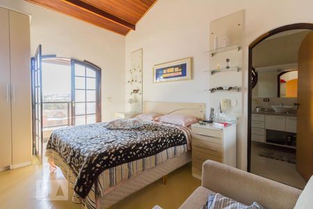 Casa à venda com 610m², 2 quartos e 3 vagasSuíte 2