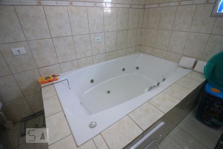 Casa à venda com 150m², 2 quartos e 2 vagasBanheira