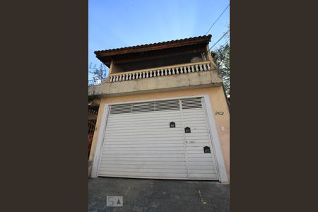Casa à venda com 150m², 2 quartos e 2 vagasFachada