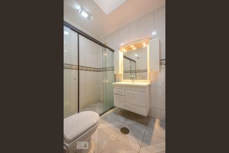 Casa à venda com 344m², 3 quartos e 7 vagas Casa à venda com 344m², 3 quartos e 7 vagasBanheiro da Suíte