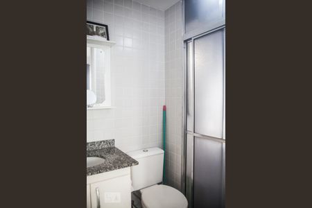 Banheiro de apartamento para alugar com 1 quarto, 29m² em Vila Buarque, São Paulo
