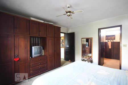 Casa à venda com 270m², 4 quartos e 2 vagas Casa à venda com 270m², 4 quartos e 2 vagasSuíte