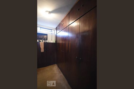 Casa à venda com 270m², 4 quartos e 2 vagas Casa à venda com 270m², 4 quartos e 2 vagasArmário da Suíte