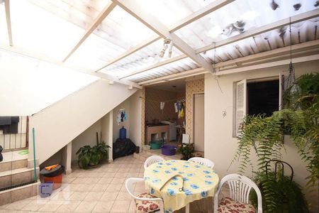 Casa à venda com 270m², 4 quartos e 2 vagas Casa à venda com 270m², 4 quartos e 2 vagasÁrea de Serviço