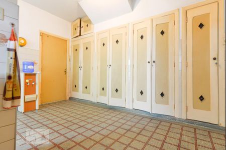 Casa à venda com 280m², 4 quartos e 3 vagas Casa à venda com 280m², 4 quartos e 3 vagascozinha