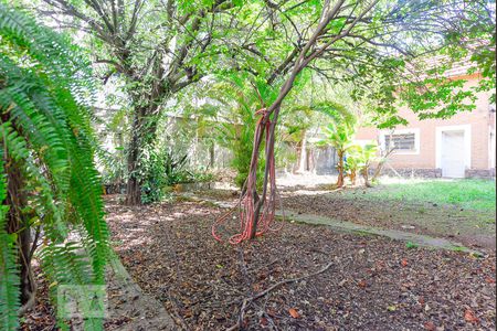 Casa à venda com 280m², 4 quartos e 3 vagas Casa à venda com 280m², 4 quartos e 3 vagasquintal