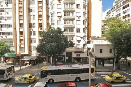 Vista Sala. de apartamento à venda com 2 quartos, 130m² em Copacabana, Rio de Janeiro
