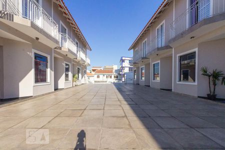 Casa de condomínio à venda com 120m², 2 quartos e 2 vagas Casa de condomínio à venda com 120m², 2 quartos e 2 vagasFachada Interna