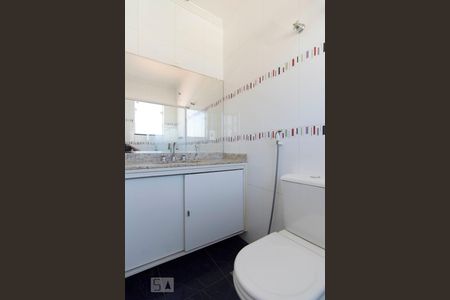 Casa à venda com 245m², 4 quartos e 4 vagasBanheiro Suíte 3