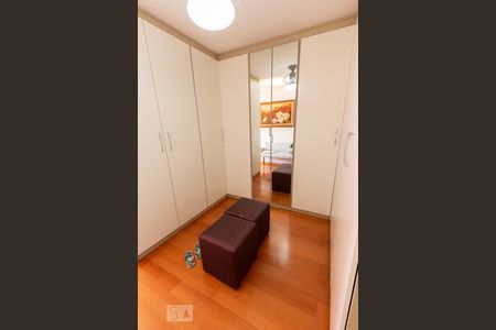 Quarto 1 Closet de apartamento para alugar com 4 quartos, 160m² em Parque Industrial Tomas Edson, São Paulo