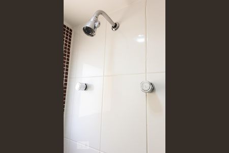 Apartamento para alugar com 160m², 4 quartos e 2 vagas Apartamento para alugar com 160m², 4 quartos e 2 vagasBanheiro Chuveiro