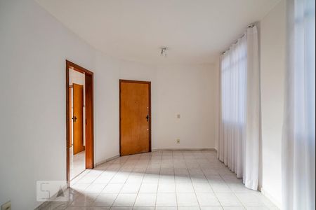 Sala de apartamento para alugar com 3 quartos, 70m² em União, Belo Horizonte