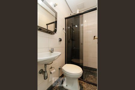 Apartamento à venda com 254m², 4 quartos e 4 vagas Apartamento à venda com 254m², 4 quartos e 4 vagasBanheiro de Serviço