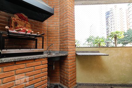 Apartamento à venda com 254m², 4 quartos e 4 vagas Apartamento à venda com 254m², 4 quartos e 4 vagasVaranda gourmet