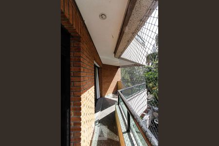 Apartamento à venda com 254m², 4 quartos e 4 vagas Apartamento à venda com 254m², 4 quartos e 4 vagasVaranda Suite 01