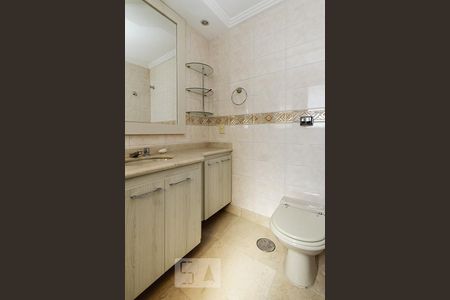 Apartamento à venda com 254m², 4 quartos e 4 vagas Apartamento à venda com 254m², 4 quartos e 4 vagasBanheiro suite 01