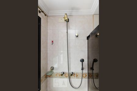 Apartamento à venda com 254m², 4 quartos e 4 vagas Apartamento à venda com 254m², 4 quartos e 4 vagasdetalhe Banheiro suite 01