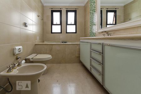 Apartamento à venda com 254m², 4 quartos e 4 vagas Apartamento à venda com 254m², 4 quartos e 4 vagasBanheiro suite 04