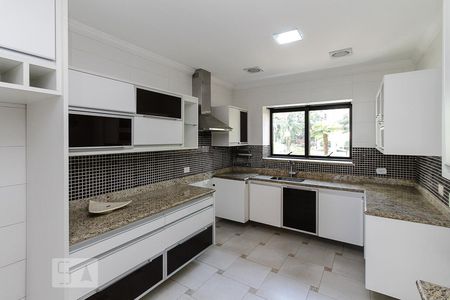 Apartamento à venda com 254m², 4 quartos e 4 vagas Apartamento à venda com 254m², 4 quartos e 4 vagasCozinha